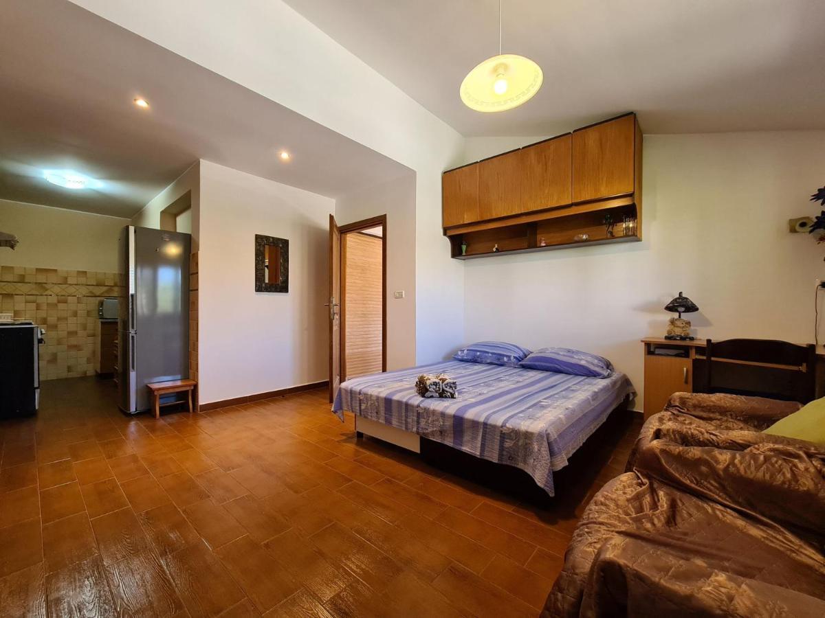 Apartments Mare 826 พูลา ภายนอก รูปภาพ
